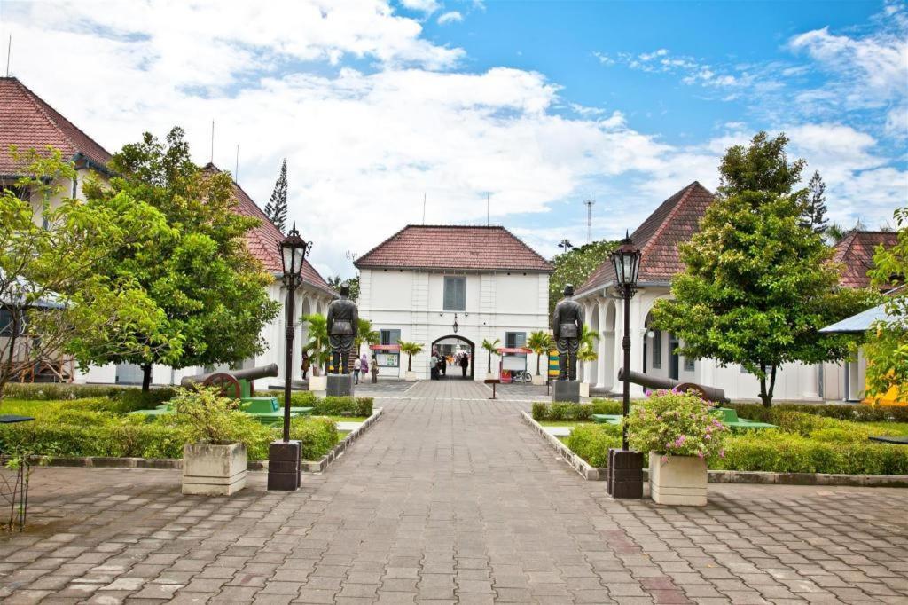 Hotel Grand Rosela Yogyakarta Exterior foto