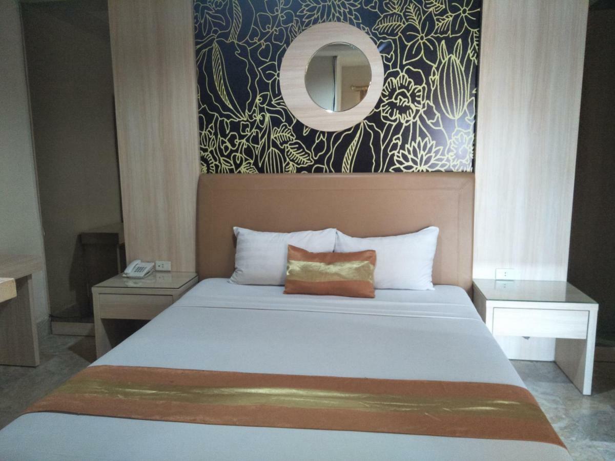Hotel Grand Rosela Yogyakarta Exterior foto