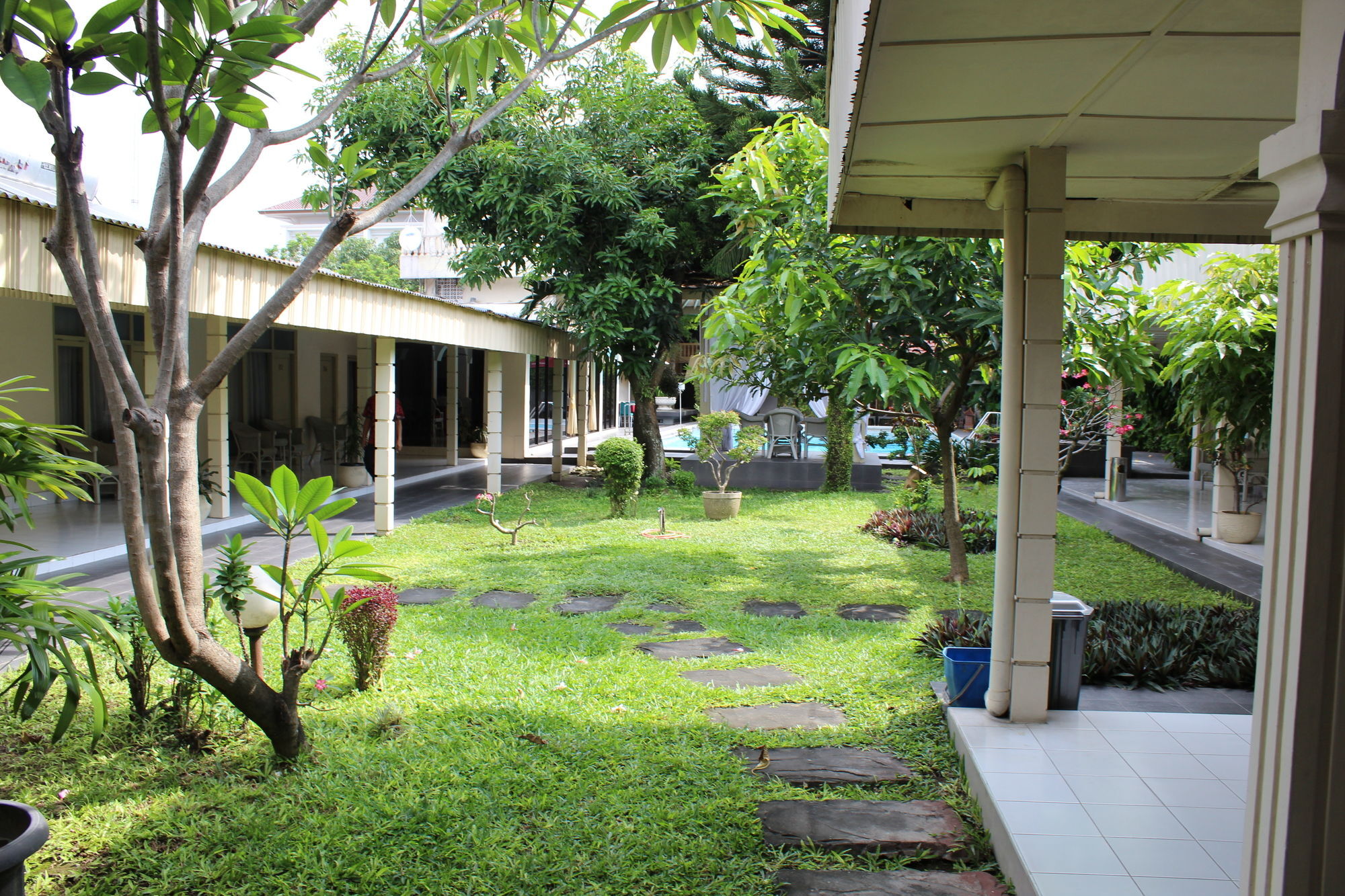 Hotel Grand Rosela Yogyakarta Exterior foto